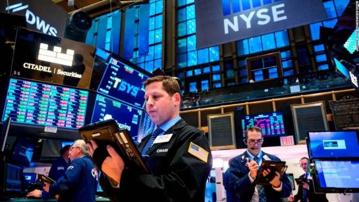 Market today stock markets cnn live stocks trade business dow after china index between nyse higher futures session tuesday week